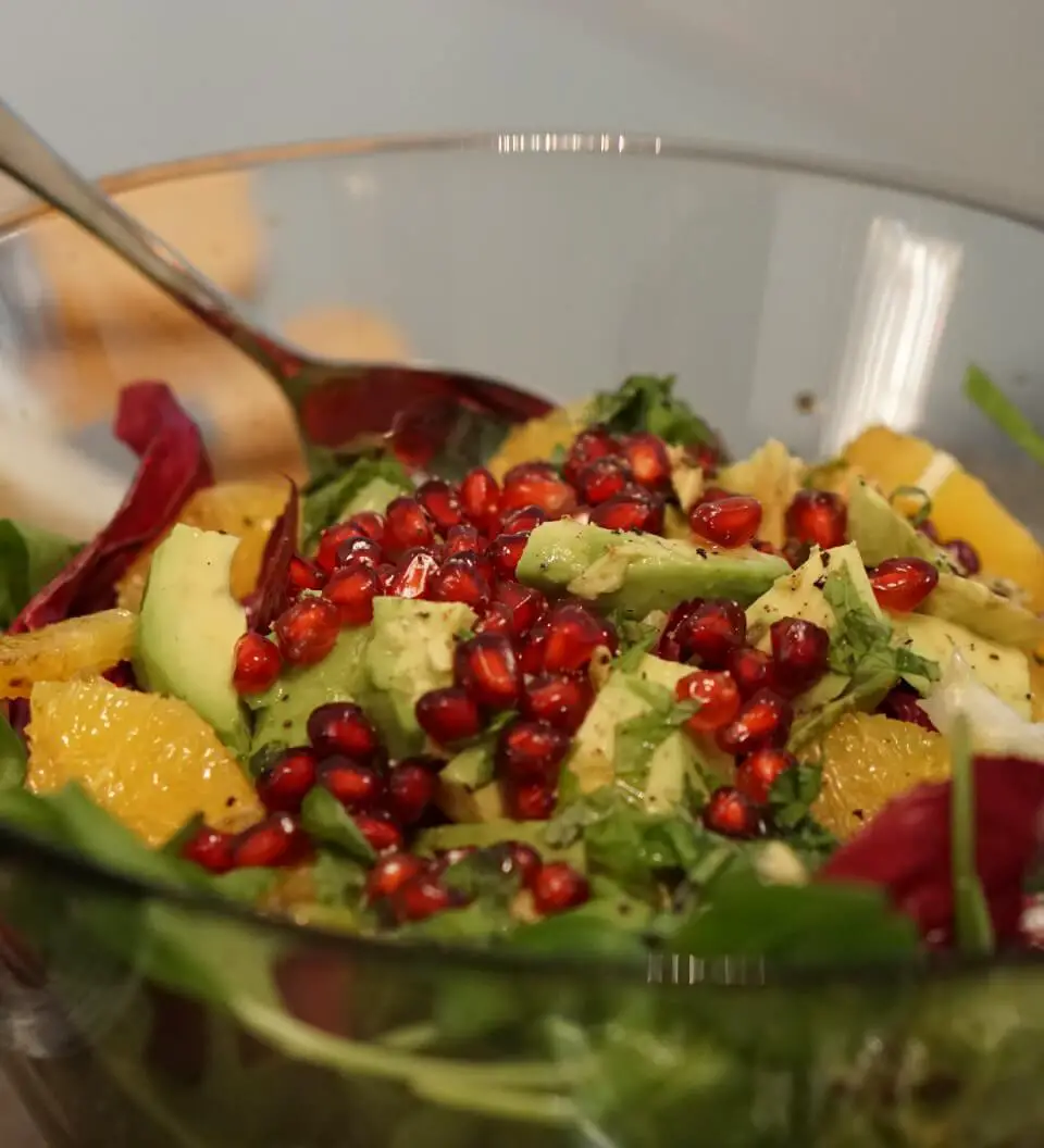 Summer salad with orange, avocado & pomegranate