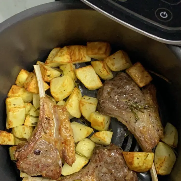 Air fryer Lamb chops and potatoes