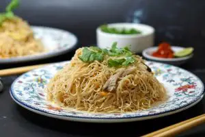 Vegetarian Fried Bee Hoon 斋炒米粉 (Singapore Noodles / Rice Vermicelli)