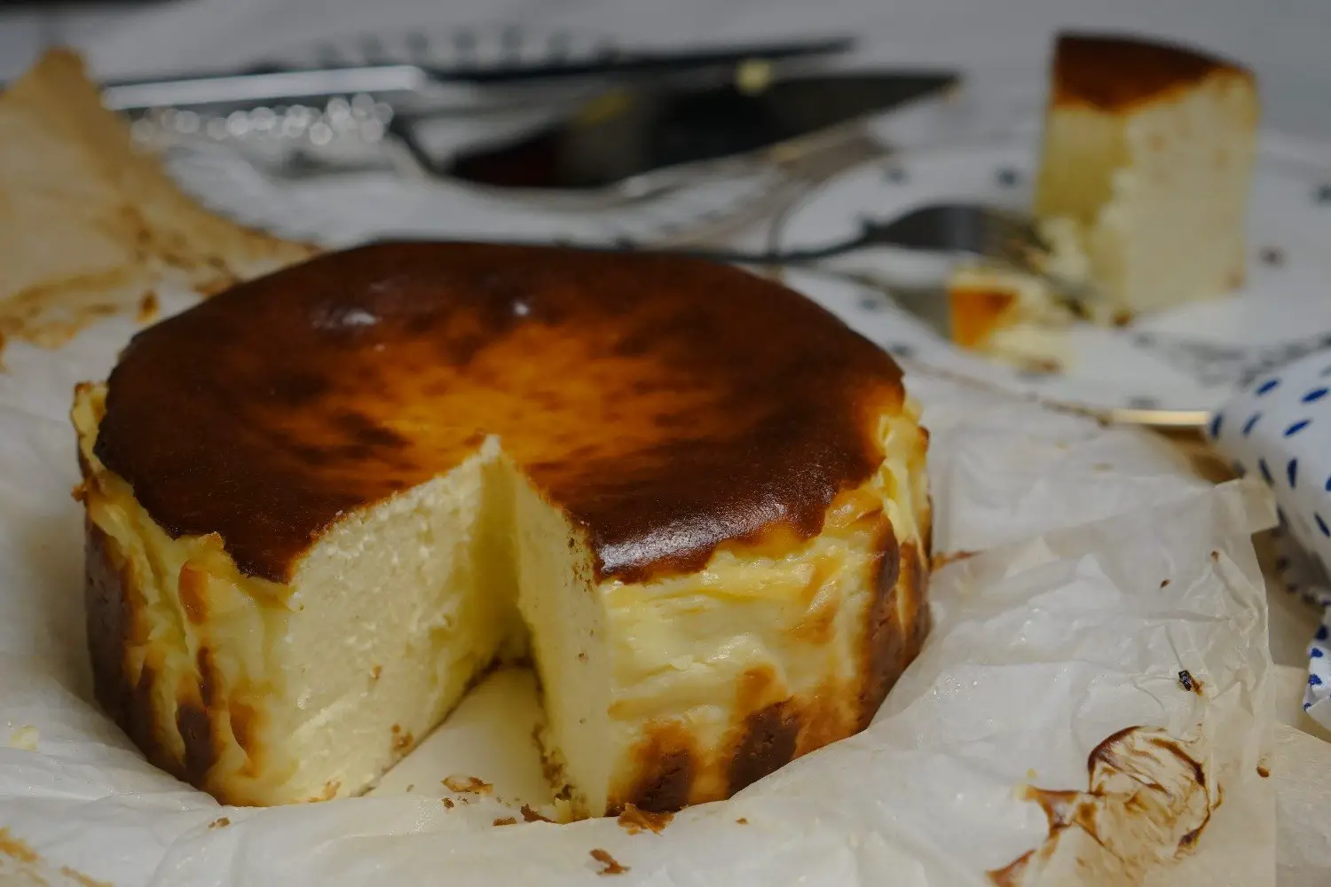 Classic Basque Burnt Cheesecake 巴斯克焦香芝士蛋糕