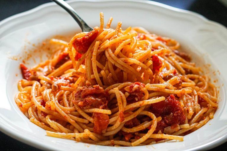 Spaghetti all'Amatriciana - Beautiful Voyager Kitchen