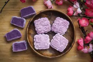 Snow Skin Mooncake 香芋紫薯中秋冰皮月饼 (Taro & Purple Sweet Potato)