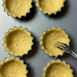poke holes on pastry crust
